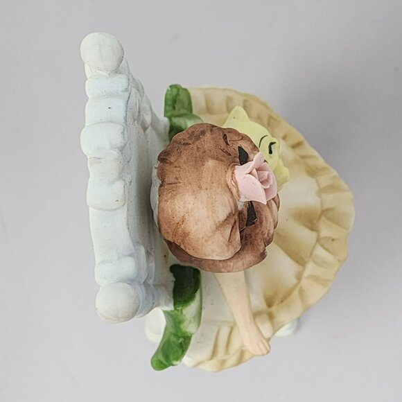 Vintage Lefton Ceramic Girl Figurine With‎ Cat Sitting On Chair - Picture 5 of 10